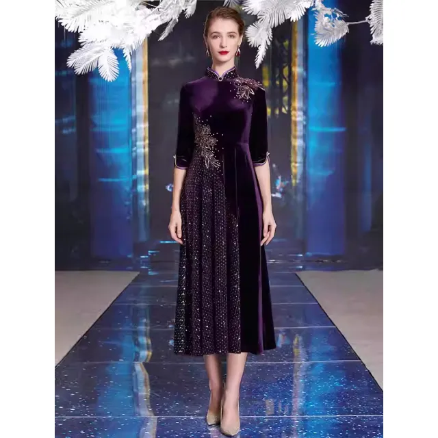 【女神婚紗禮服】復古絨布拼接釘珠貼花媽媽宴會及膝短裙旗袍禮服GLL560#紫色(優雅媽媽宴客長裙 拉鍊款)