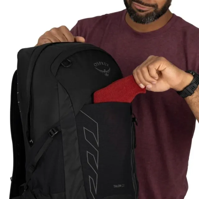 【Osprey】雙11 ☆新改款☆ Talon 22 輕量化登山背包 男 黑煤灰色(輕量旅行後背包 快速移動單車
