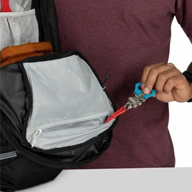 【Osprey】雙11 ☆新改款☆ Talon 22 輕量化登山背包 男 黑煤灰色(輕量旅行後背包 快速移動單車