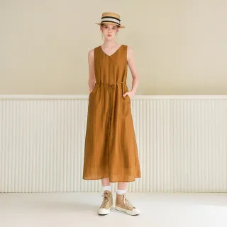 【OUWEY 歐薇】光澤緹織萊賽爾V領無袖洋裝(咖；S-L；3252237504)