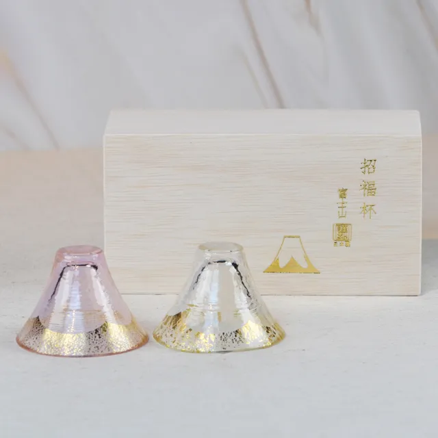 【YU Living 信歐傢居】日本進口 東洋佐佐木手工玻璃富士山招福冷酒杯組 65ml(透明金.粉紅金色/酒器酒具)