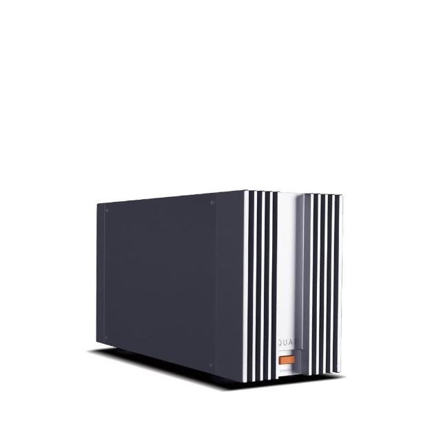 QUAD 303 功率放大器，銀色系經典設計，適合立體聲音響系統。尺寸 120W x 176H x 325D mm，重量 8.4 KG，中國產地，支援 110V 電源，無 WiFi 及藍芽功能。BSMI 許可字號 R35819，提供 1 年保固，配件齊全。復古音響愛好者首選，帶來純淨音質體驗。