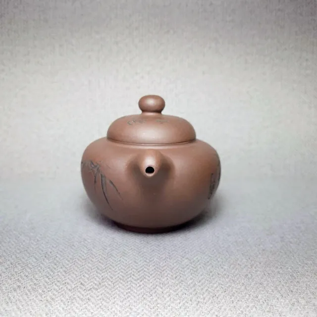創藝工坊】工藝美術師沈惠芬神韻壺(400cc 紫砂收藏正宜興美品) - momo
