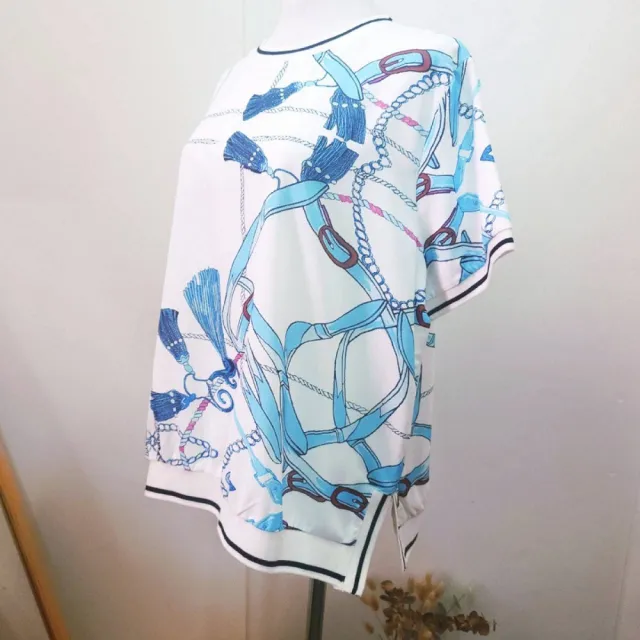 【YUTZUYA 優姿雅】明晰清藍皮鍊印花寬版上衣(圓領/寬版/上衣/印花/柔軟面料＿)