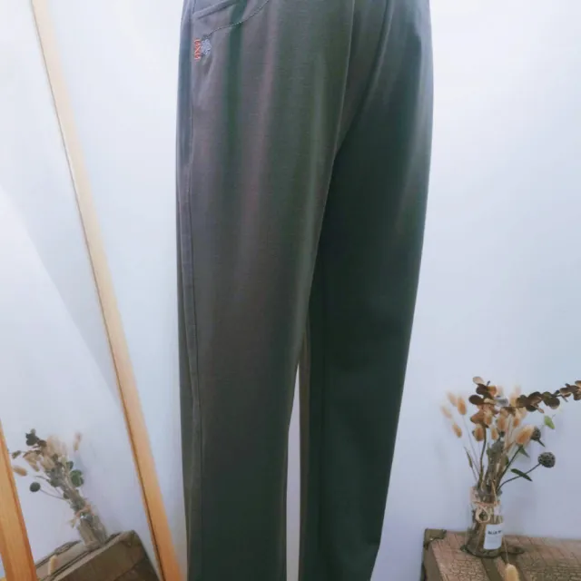 【YUTZUYA 優姿雅】端莊典雅軍綠高彈休閒七分褲(休閒褲/七分褲/高彈/軍綠/柔滑面料)