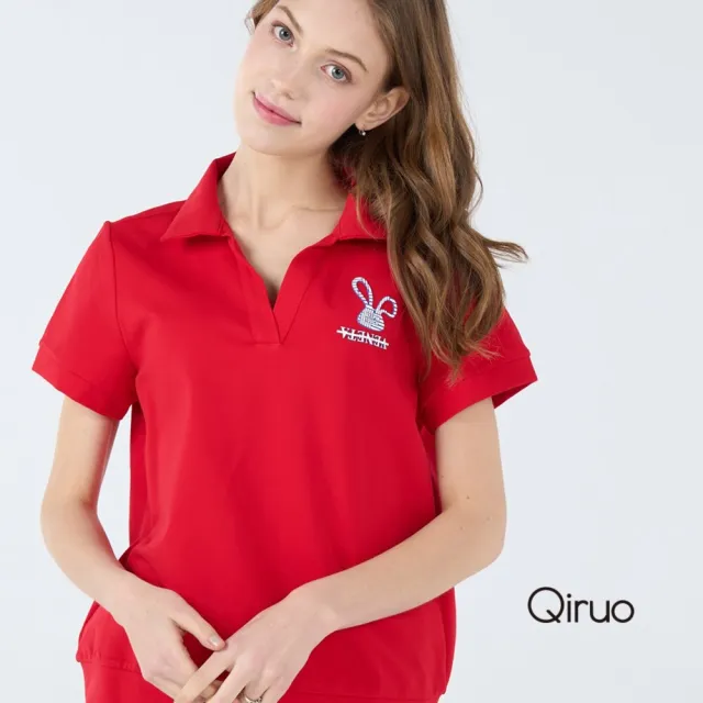 【Qiruo 奇若名品】精細棉質POLO款紅色胸前繡兔子圖有領上衣1807A