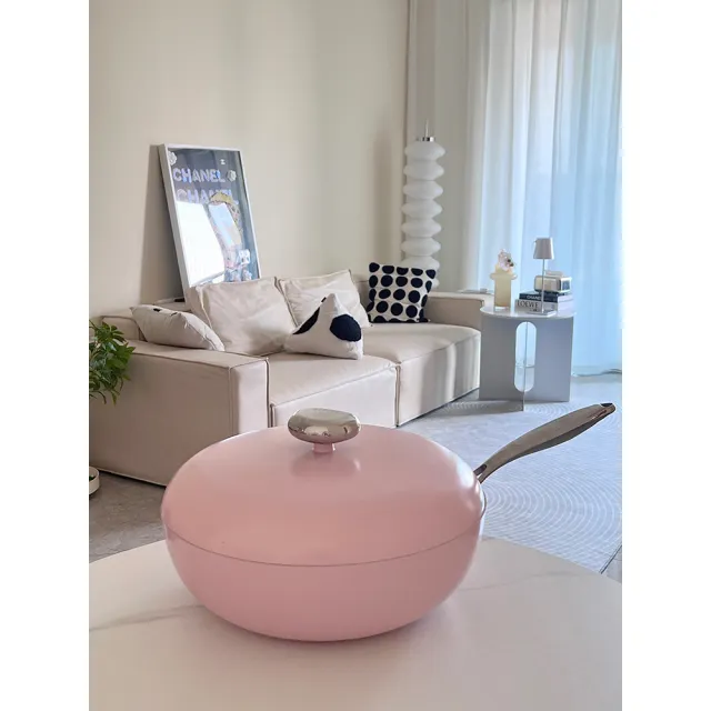 【Velosan 溫侖山】鵝卵石鑄鋁炒鍋32cm 附蓋-粉色(適用電磁爐、瓦斯爐、IH爐等多種爐具)