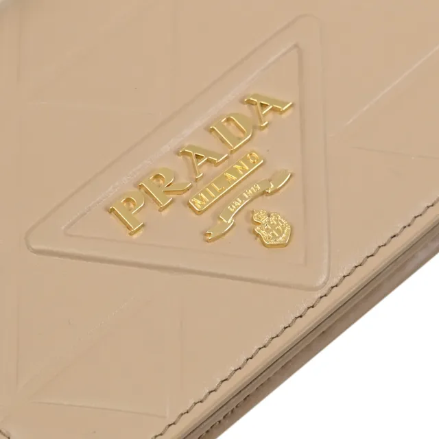 【PRADA 普拉達】經典浮雕三角LOGO皮革格紋對折零錢短夾(沙色)