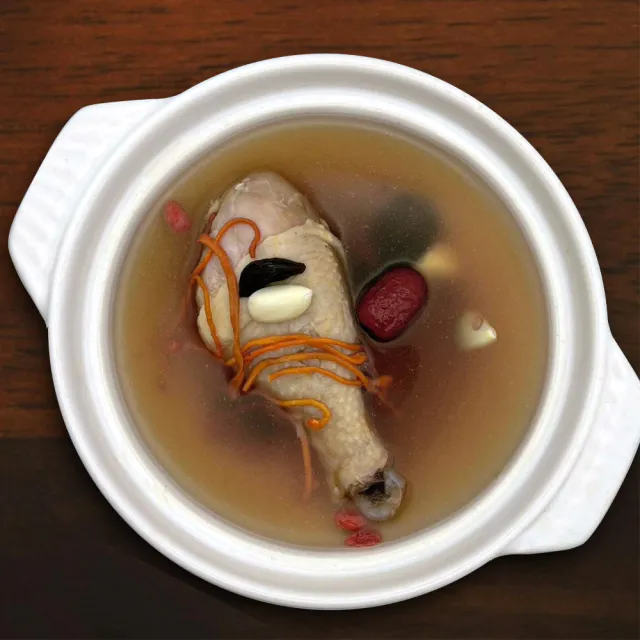 金牌廚藝黑蒜蟲草雞腿湯