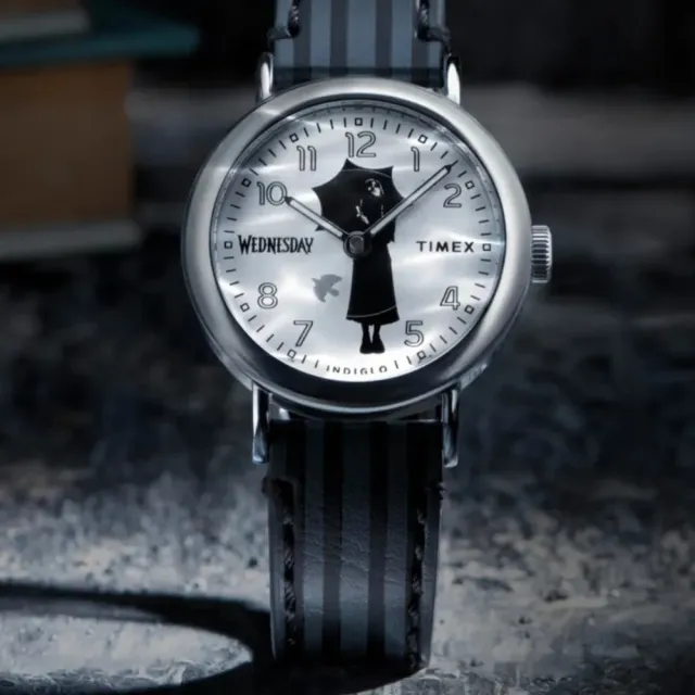【TIMEX】天美時 x Wednesday 37毫米 熱門影集《星期三》聯名 暗黑風格腕錶 白x黑 TXTW2Y19400