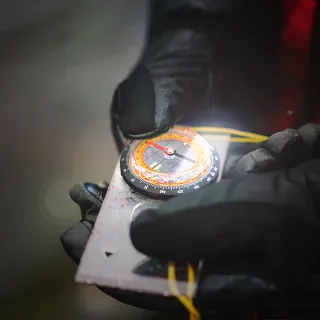 【上手家居】8合1多功能帶尺指北針(指南針/森林指北針/登山露營/登山必備)