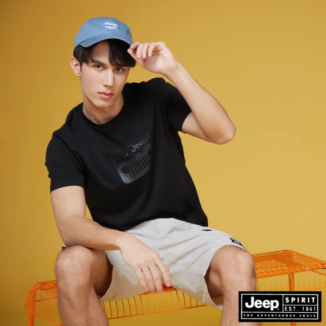 【JEEP】男裝 品牌車頭燈印花純棉短袖T恤(黑色)