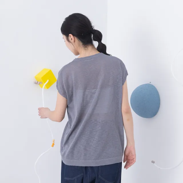 【MOSS CLUB】仿麻感V領半開襟短袖針織上衣(黑 白 灰/魅力商品)