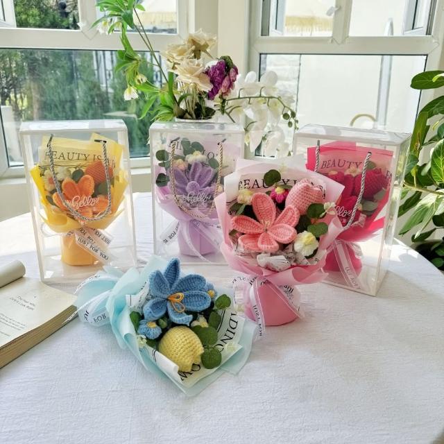 【天使愛美麗】手工針織康乃馨玫瑰鬱金香花束毛線花束 永生花(母親節情人節告白畢業禮盒裝)