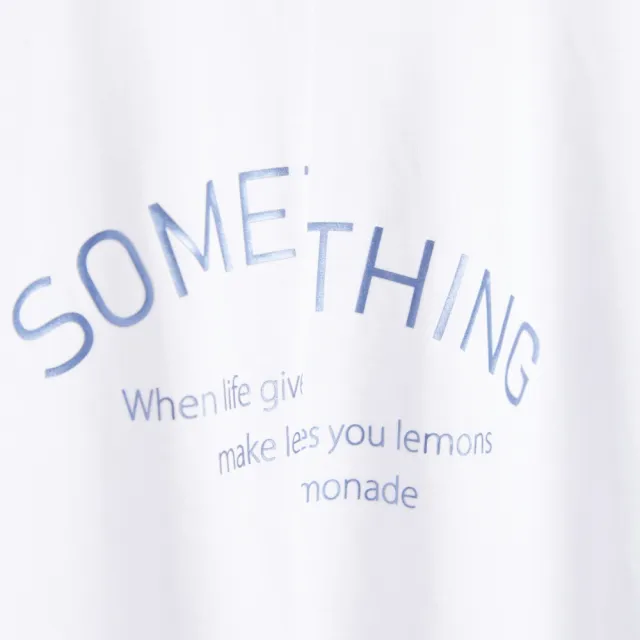 【SOMETHING】女裝 印錯位標語短袖T恤(白色)