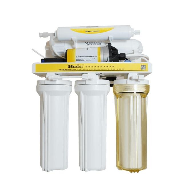 Buder普德 RO-1504 RO逆滲透純水機，每日可提供50加侖高純度飲用水，採用美國NSF認證濾芯材料，確保水質安全。內建五重過濾系統，有效去除水中的雜質與有害物質，讓您喝到更健康、更純淨的水。提供一年原廠保固及免費標準安裝服務，是提升居家生活品質的理想選擇。