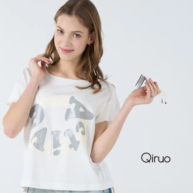 【Qiruo 奇若名品】彈性棉質圓領胸前大英文字白色上衣7036A