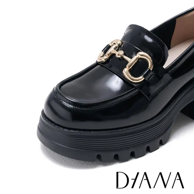 【DIANA】皮革鏡面馬銜釦厚底樂福鞋(黑色)