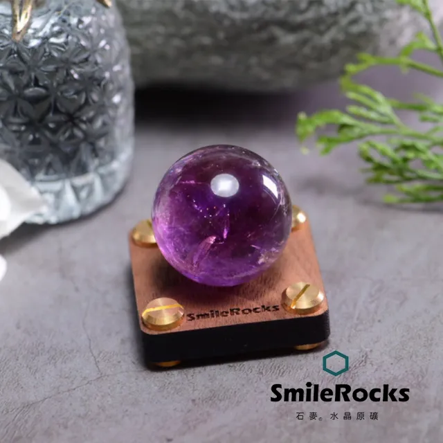 【SmileRocks 石麥】石麥水晶原礦 巴西紫水晶球 直徑3.3cm No.621020571(SmilePad 4.5X4.5底板)