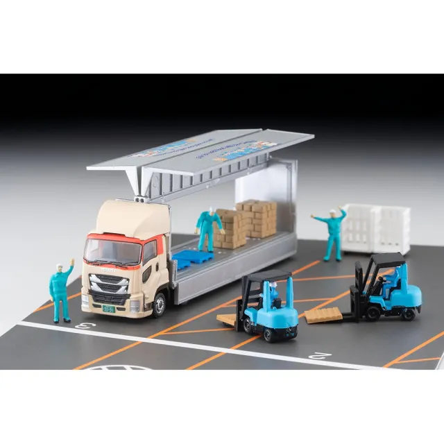 【TOMICA】TOMYTEC Truck Logistics Site WING VAN D K.R.S. Corporation(模型車)