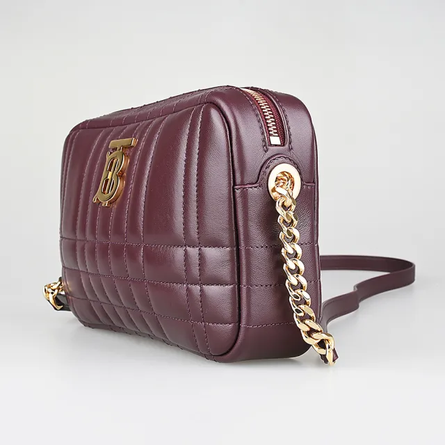 【BURBERRY 巴寶莉】BURBERRY Lola系列金鍊帶絎縫格紋小羊皮斜背/相機包(酒紅)