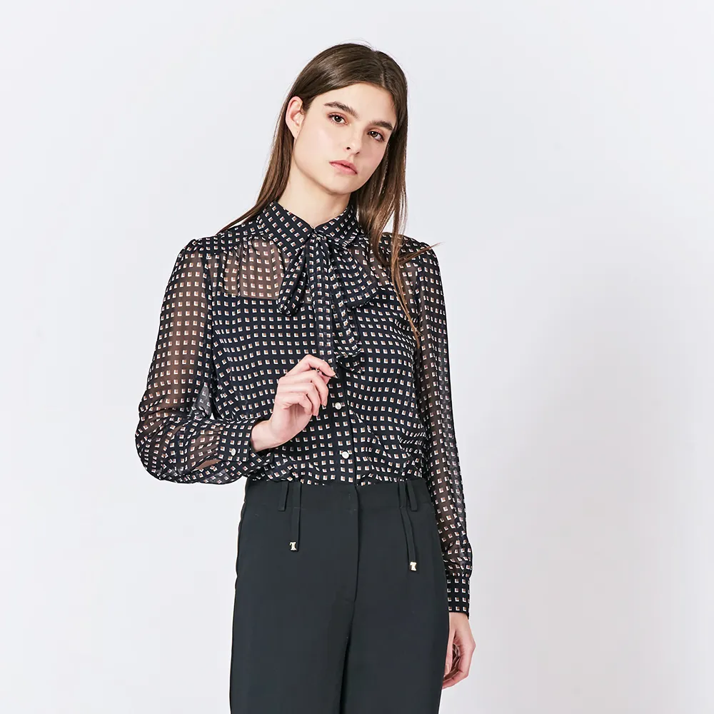 【KeyWear 奇威名品】微透膚蝴蝶結方格雪紡長袖襯衫