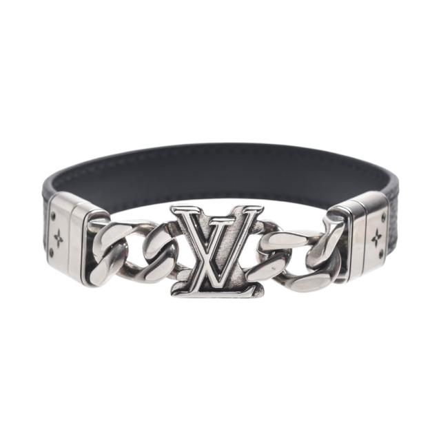 全新 LV LOUIS VUITTON 經典 Dimension 系列銀色黃銅手環，採用高品質牛皮與黃銅材質打造，全長約64公分，手環內直徑約5.5cm X 6cm，尺寸為21公分，附原廠防塵套與包裝盒，時尚百搭，適合日常佩戴。