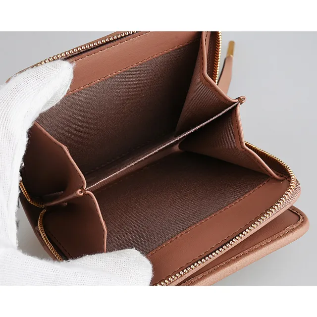 【BALLY】BALLY ESSENTIAL 學院風LOGO 小牛皮6卡釦式拉鍊對折短夾(奶油胡桃棕)