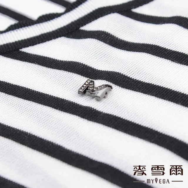 【MYVEGA 麥雪爾】涼感黑白條紋波浪領針織外套-白