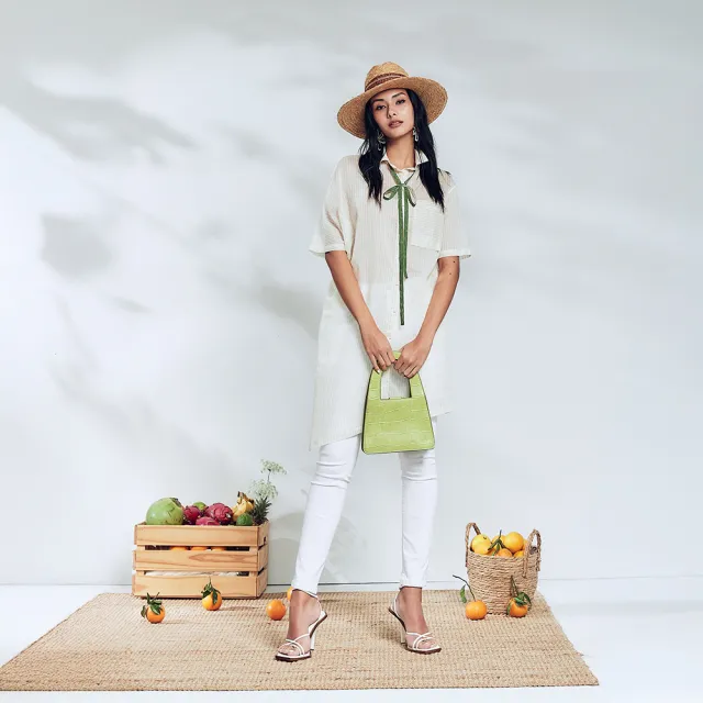 【ICHE 衣哲】法國原裝進口葉綠色細條紋不規則長版上衣