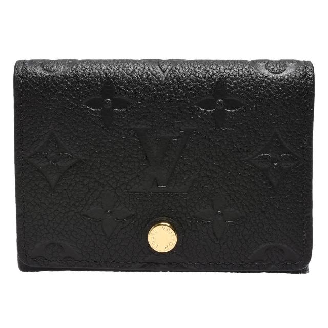 LV LOUIS VUITTON路易威登 M58456 經典 Monogram Empreinte 小牛皮壓花暗釦卡片/名片夾 全新 LOUIS VUITTON 路易威登 M58456 經典 Monogram Empreinte 小牛皮壓花暗釦名片夾,黑色系設計,外層為小牛皮,內層為帆布與皮革組合,附原廠紙盒(無品牌小卡,內部辨識碼已換為感應晶片)。尺寸為 10.5 x 7.5 x 1.5 公分,適合男女使用,內有1個夾層,外無夾層,無外袋與手機袋,為商品,產地包含法國、西班牙、義大利、美國等。
