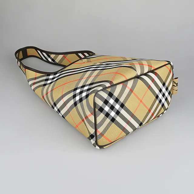 【BURBERRY 巴寶莉】BURBERRY 格紋設計帆布滾邊小牛皮扣式肩背子母包(米沙棕)