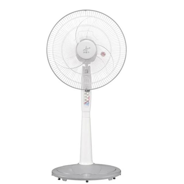 伊娜卡 ST-1605 16吋桌扇，臺灣製造，尺寸44.5x44.5x96cm，重量僅3.6kg，適合居家辦公使用。三片式風扇葉片提供三段風速調整，110V/60Hz電壓，BSMI許可字號R63058，安全耐用，涼風舒適不費電。