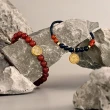 【周大福】CLOT聯名 赤玄凝玉黃金鑄幣紅黑玉髓手鍊(手繩可調整)