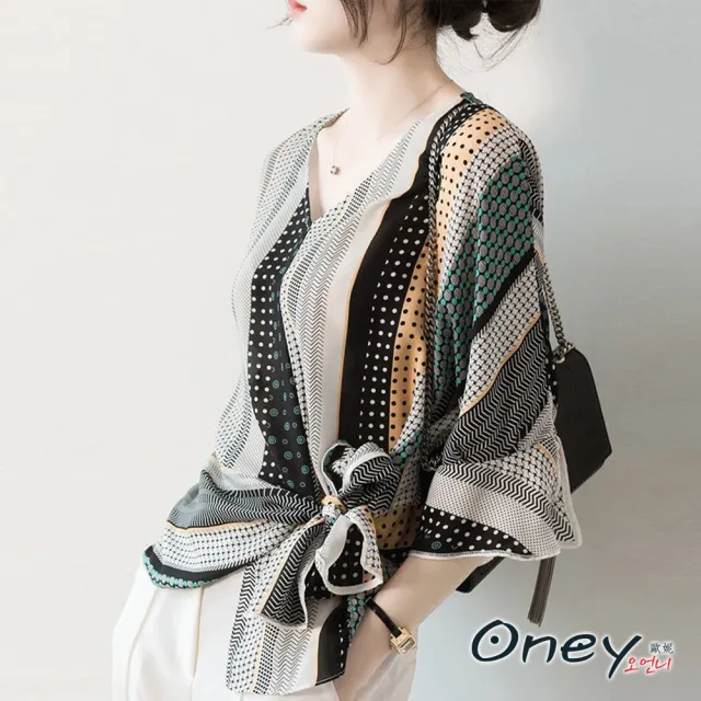 【ONEY 歐妮】★典雅復古設計感雪紡印花上衣(春夏/五分袖/寬鬆修身/不規則設計/復古)