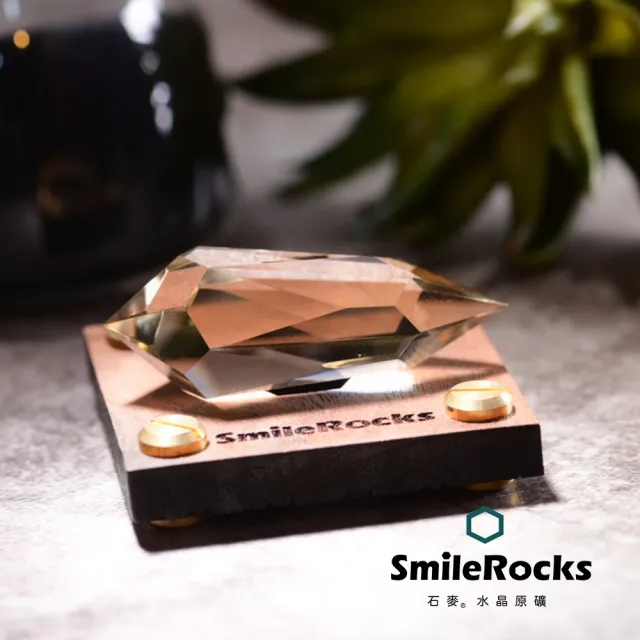 【SmileRocks 石麥】石麥水晶原礦  手工刻面雙尖茶水晶柱No.6248850602(SmilePad 6X6底板)