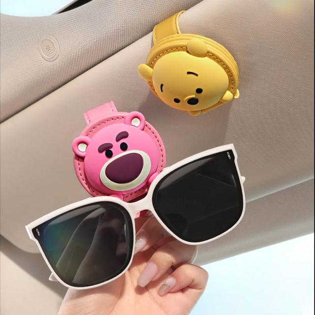 【Disney 迪士尼】米奇米妮車用遮陽板眼鏡收納夾 車用眼鏡夾(小熊維尼/熊抱哥 眼鏡收納 卡夾 票夾)