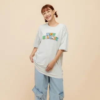 【NEW BALANCE】NB 插畫家短T/短袖上衣_MT51984AHH_中性_淺灰色(美版 版型偏大)