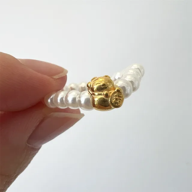 【Penny珮妮】黃金999迷你招財貓珍珠彈力繩指環戒指(母親節 送女友 交換禮物 生日 情人節 尾牙 新年 結婚)