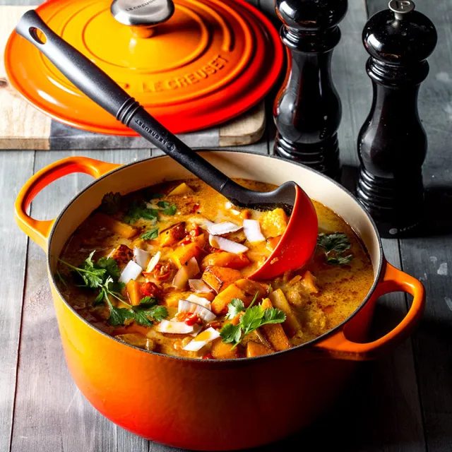 【Le Creuset】典藏琺瑯鑄鐵鍋圓鍋 24 cm(柔粉紫)