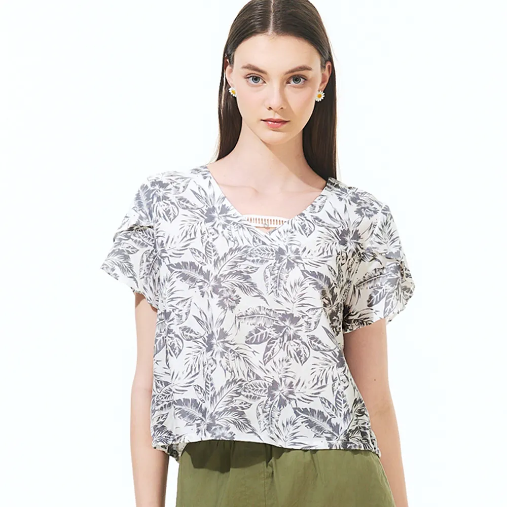 【TOWN’WEAR 棠葳】輕薄森林系棉質上衣(中大尺碼/女上衣/女上著/短袖/印花/滿版/鑽飾/鏤空/拼接)