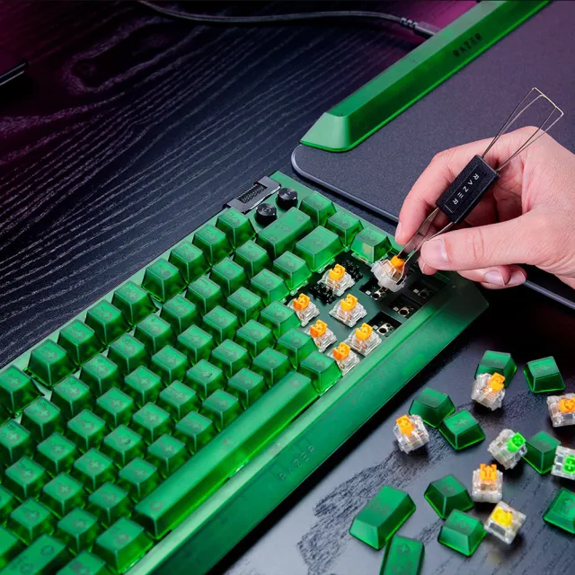 【Razer 雷蛇】BlackWidow 黑寡婦蜘蛛幻彩版 V4 75% Phantom Green Edition 幻影綠 - 英文(機械橘軸)