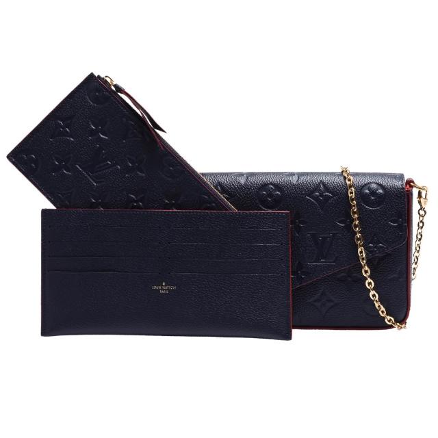 這款 LV M64099 經典 Pochette Félicie 系列 Monogram Empreinte 壓紋手拿包/斜揹包，以品牌經典的 Monogram Empreinte 圖案為設計靈感，結合紅色與藍色雙色選擇，展現高雅時尚風格。採用高品質帆布與皮革材質，設計簡約大方，適合日常出勤與休閒場合，是女性與中性族群的時尚首選。