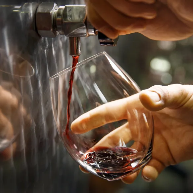 【Riedel】O 紅酒杯5件超值組禮盒-紅酒杯4入送醒酒瓶1入(超值組合送禮大氣)