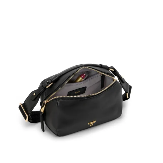 【TUMI】VOYAGEUR Berlin 斜背包-黑/淡金(TUMI 官方旗艦店)