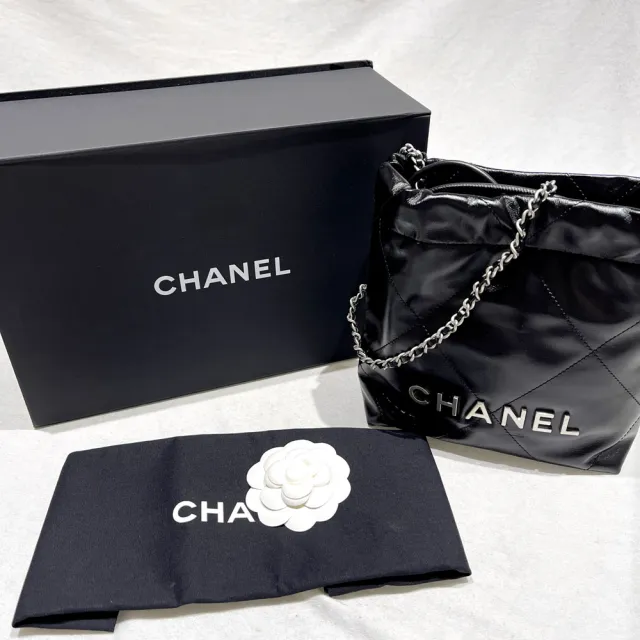 【CHANEL 香奈兒】22 Mini Bag 仿舊銀色金屬logo菱格縫線小牛皮斜背包/肩背包(黑/銀)『entrupy安心購』