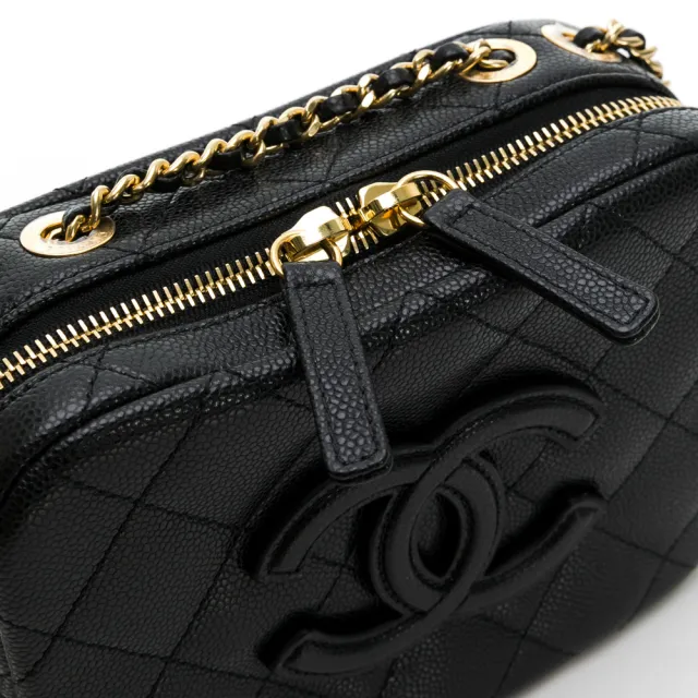 【CHANEL 香奈兒】經典雙C LOGO菱格紋小牛皮鏈帶相機包/斜背包(黑色/金鍊)