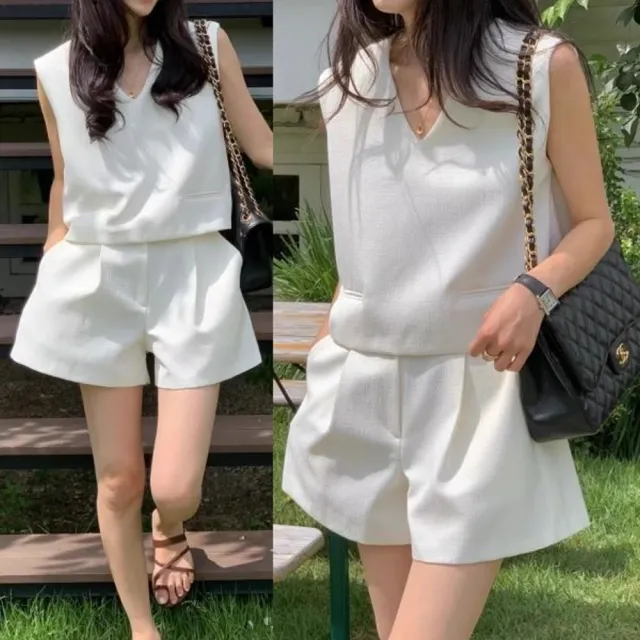 【baibeauty 白鳥麗子】簡約純色V領無袖上衣+高腰壓褶口袋短褲(套裝)