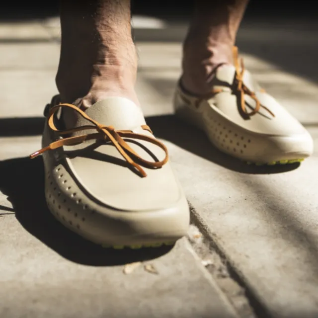 【People Footwear】加拿大休閒鞋 防水鞋 涼鞋 平底鞋 拖鞋(SENNA 辛那  蘑菇棕 /橡膠色)