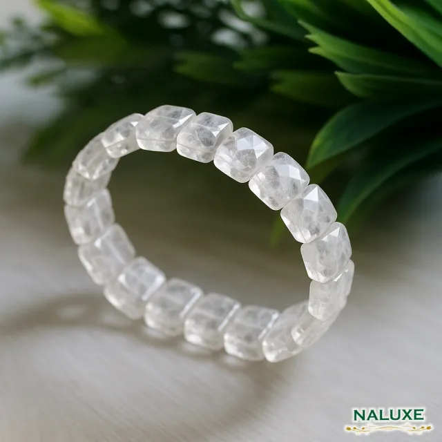 【Naluxe】白水晶 鑽面雕刻開運手排｜雲間微光(淨化磁場｜提升專注｜能量補給｜排除雜念｜加強運勢)